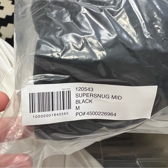 Aritzia The SuperSnug Puff Mid Puffer Jacket in Black Size Medium - Picture 13 of 15